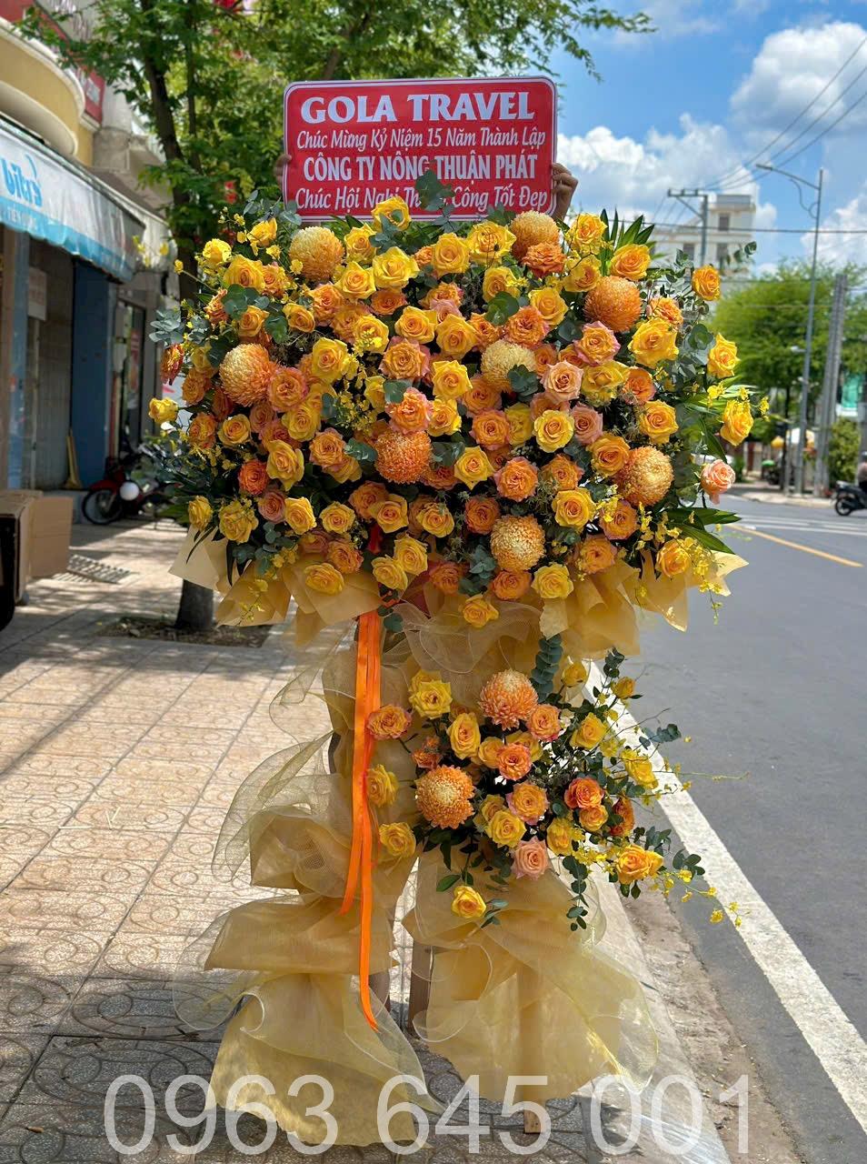 Top Mẫu Hoa Khai Trương TPHCM 2 tầng sang trọng