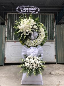 Mẫu vòng hoa đám tang, hoa chia buồn TPHCM